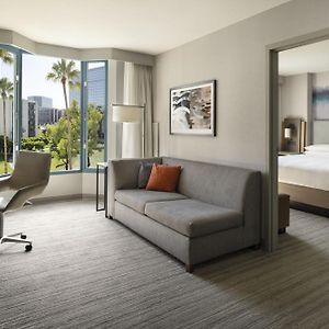 1 Bedroom Suite 1 King Sofabed Lake view